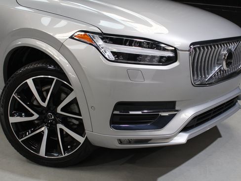 Used 2023 Volvo XC90 B6 Plus w/ Protection Package Premier AWD/4WD image 9