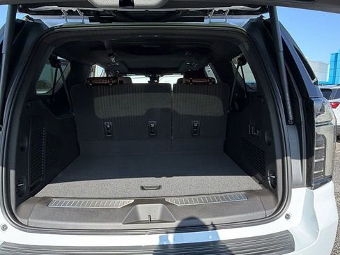 New 2026 Chevrolet Suburban High Country image 10