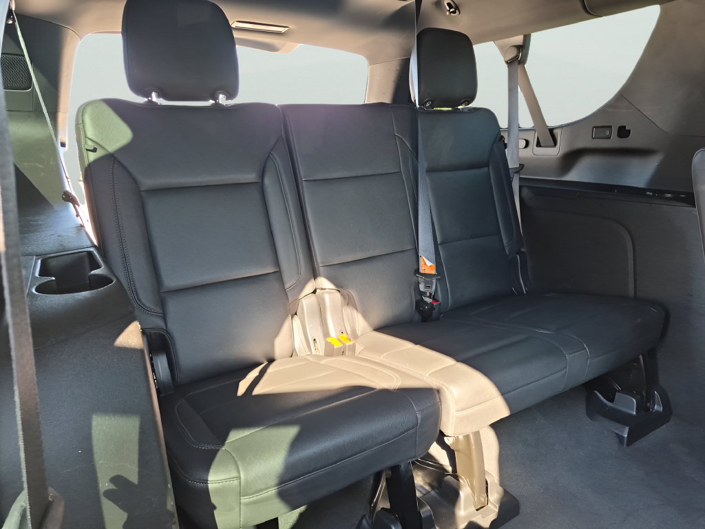 Used 2023 Chevrolet Suburban Z71 w/ Luxury Package AWD/4WD image 34