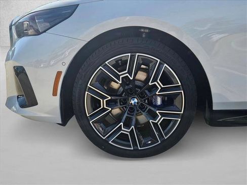New 2026 BMW 530i xDrive AWD/4WD image 8