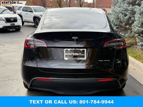 Used 2022 Tesla Model Y Long Range image 7