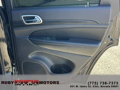 Used 2020 Jeep Grand Cherokee Altitude AWD/4WD image 21