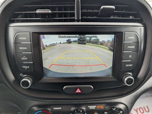 Used 2020 Kia Soul LX image 17