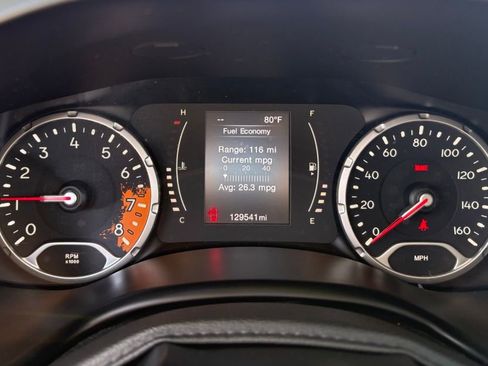 Used 2015 Jeep Renegade Latitude w/ Cold Weather Group II FWD image 33