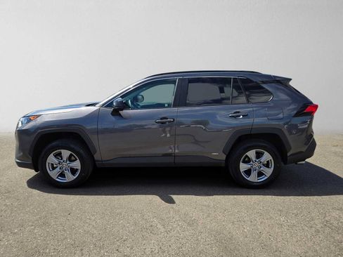 Used 2022 Toyota RAV4 LE AWD/4WD image 7