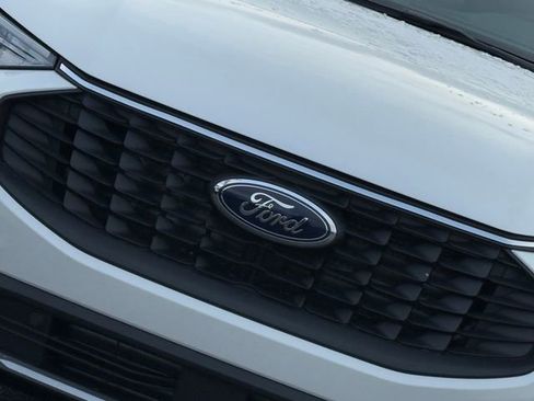 New 2026 Ford Escape SE FWD image 3