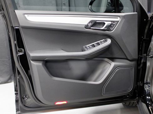 New 2026 Porsche Macan AWD/4WD image 24