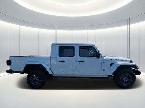 New 2026 Jeep Gladiator Sport AWD/4WD image 3