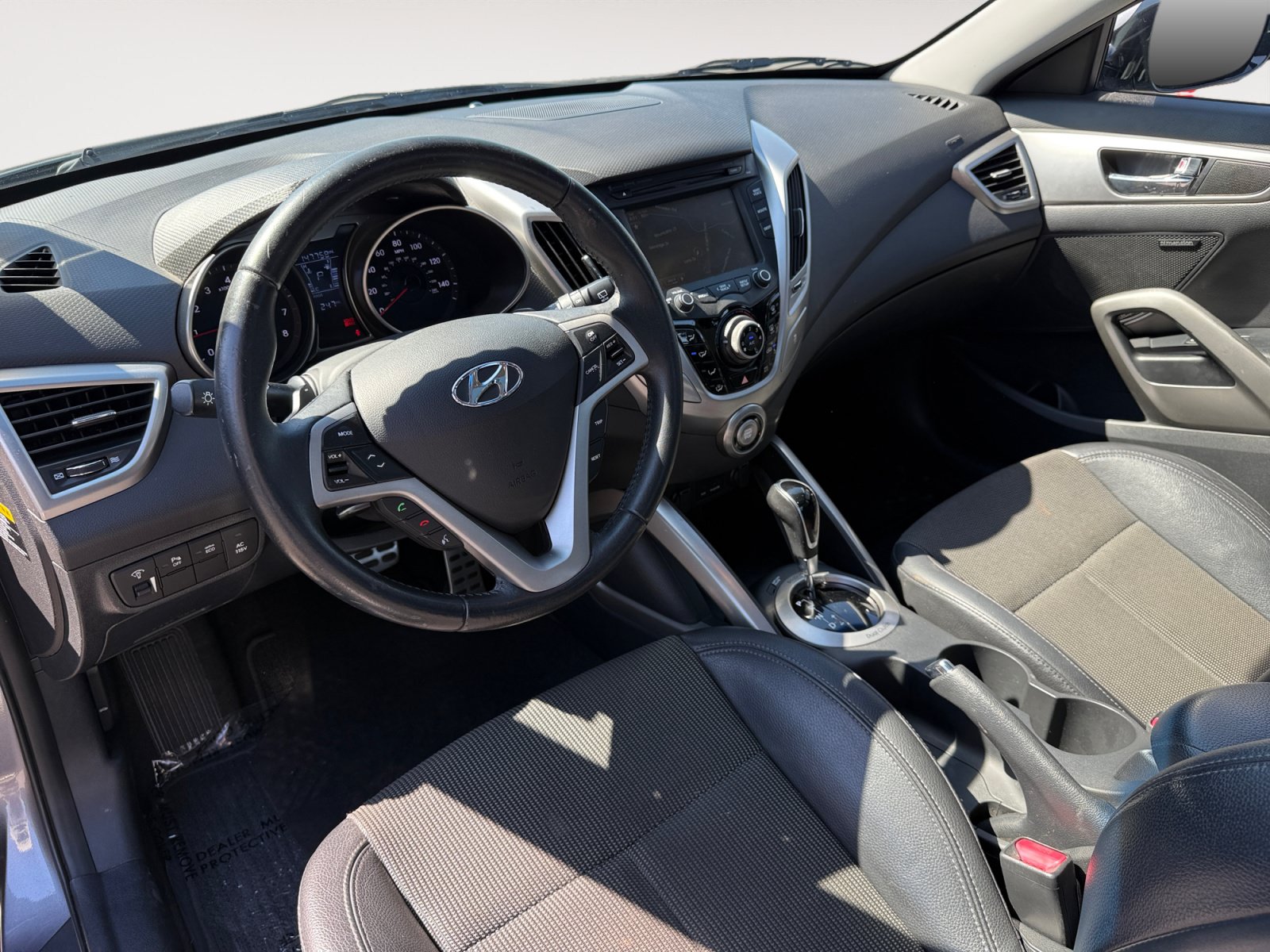 Used 2013 Hyundai Veloster w/ Style Pkg FWD image 15