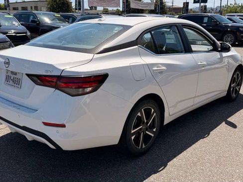 Used 2024 Nissan Sentra SV FWD image 3