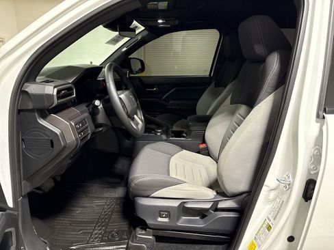 Used 2025 Toyota Tacoma TRD Off-Road image 19