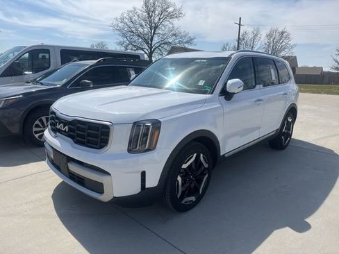 Used 2025 Kia Telluride S image 1