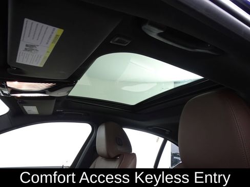 Used 2023 BMW 330i xDrive Sedan w/ M Sport Package image 11