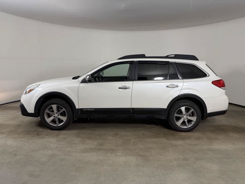 Used 2013 Subaru Outback 2.5i Limited w/ Special Appearance Pkg AWD/4WD image 11