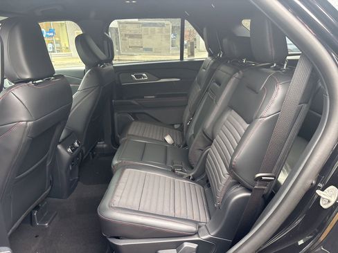 New 2026 Ford Explorer ST-Line w/ ST-Line Street Pack image 18