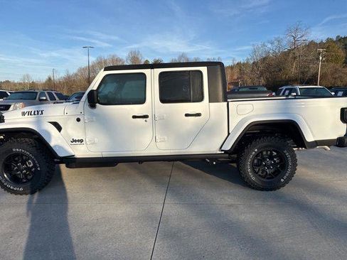 New 2026 Jeep Gladiator Willys AWD/4WD image 9