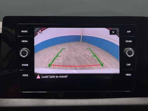 Used 2025 Volkswagen Jetta SE w/ Sunroof Package FWD image 14