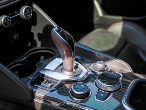 Used 2020 Alfa Romeo Giulia Quadrifoglio w/ Nero Edizione image 19