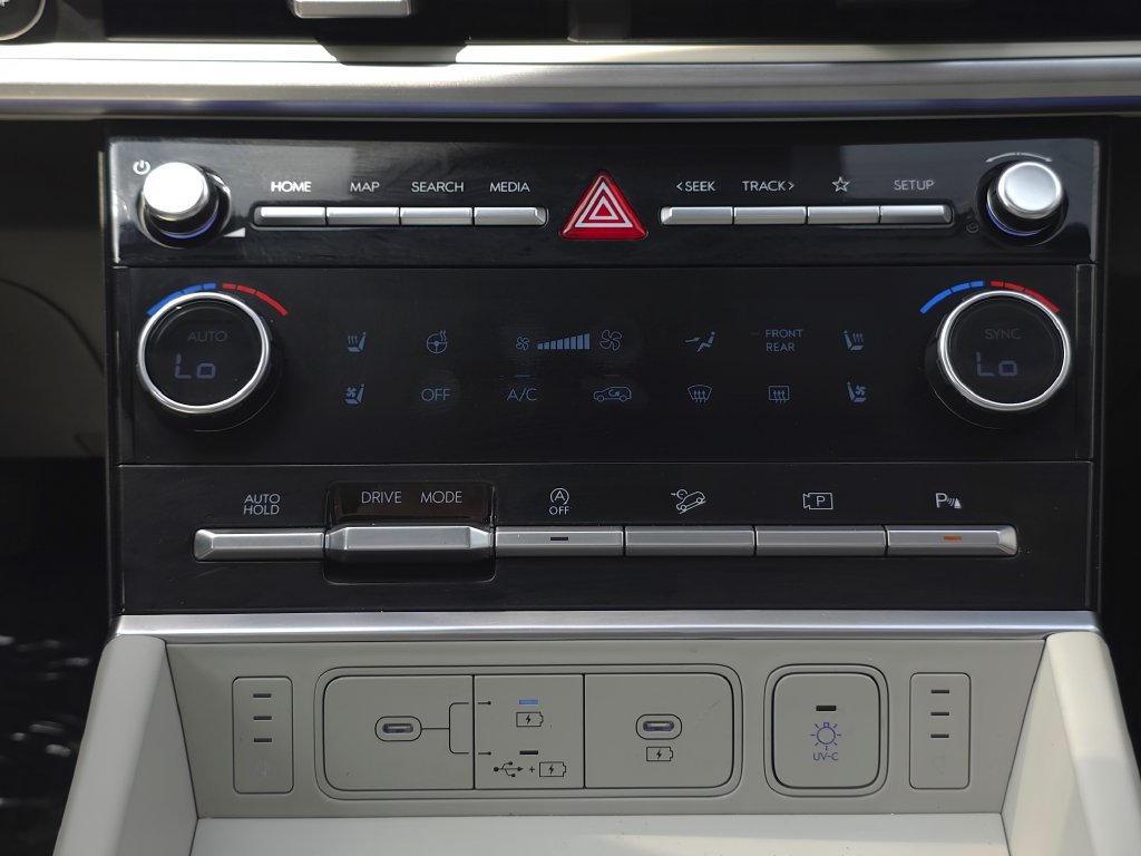 Used 2024 Hyundai Santa Fe Calligraphy FWD image 27