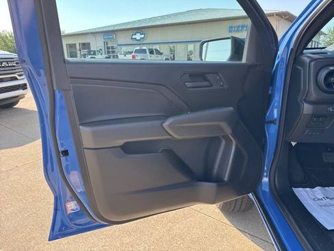New 2026 Chevrolet Colorado Trail Boss w/ Off-Road Front Bumper Package AWD/4WD image 14