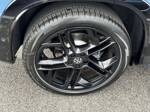 New 2026 Volkswagen Tiguan SE R-Line FWD image 32