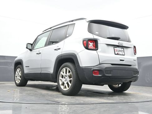Used 2020 Jeep Renegade Latitude FWD image 29