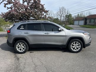 Used 2017 Jeep Cherokee Latitude video 2