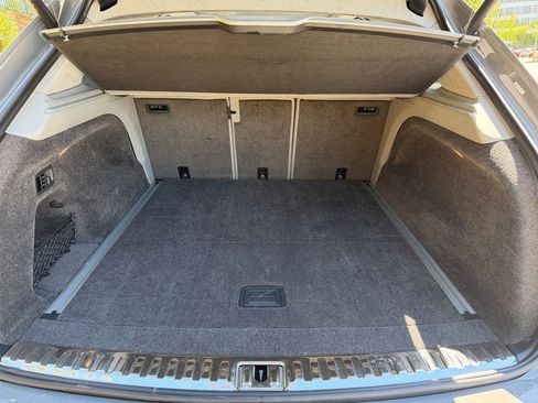 Certified 2025 Bentley Bentayga AWD/4WD image 37