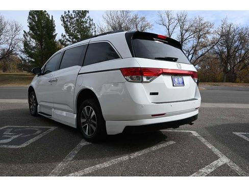 Used 2016 Honda Odyssey Touring Elite image 8