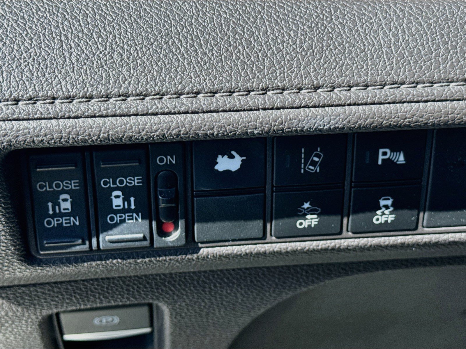 Used 2018 Honda Odyssey Touring image 10
