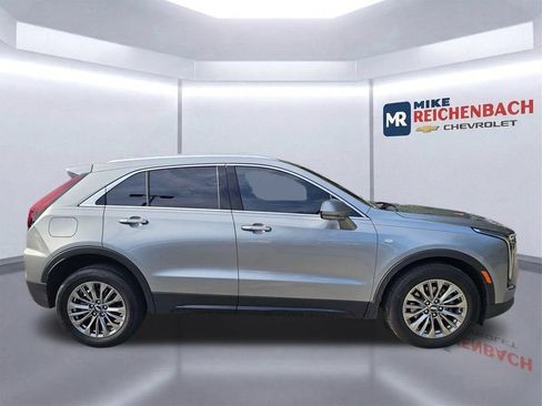 Used 2025 Cadillac XT4 Premium Luxury FWD image 3