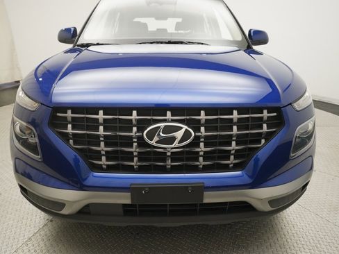 Used 2023 Hyundai Venue Limited w/ Cargo Package image 21
