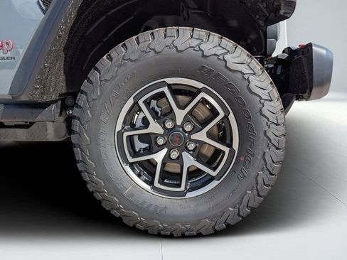 New 2026 Jeep Wrangler Unlimited Rubicon AWD/4WD image 10