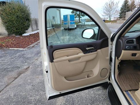 Used 2014 GMC Yukon Denali image 20