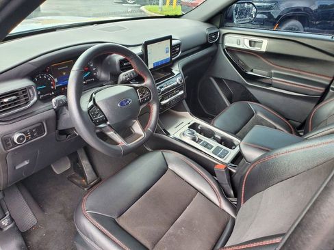 Used 2023 Ford Explorer ST-Line w/ Class IV Trailer Tow Package image 16