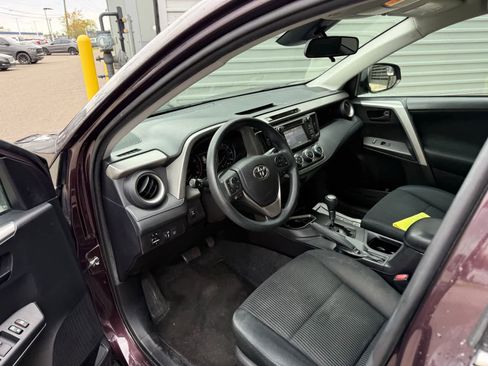 Used 2017 Toyota RAV4 LE AWD/4WD image 7