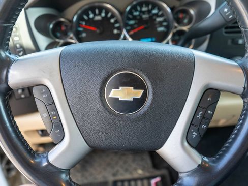 Used 2009 Chevrolet Silverado 2500 W/T AWD/4WD image 16