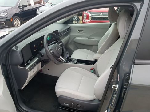 Used 2025 Hyundai Kona SEL FWD image 4