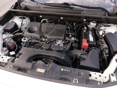 Used 2020 Toyota RAV4 XLE Premium FWD image 29
