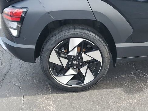 Used 2025 Hyundai Kona Limited image 5