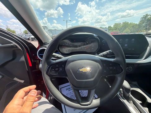 Used 2026 Chevrolet Trax LS FWD image 10