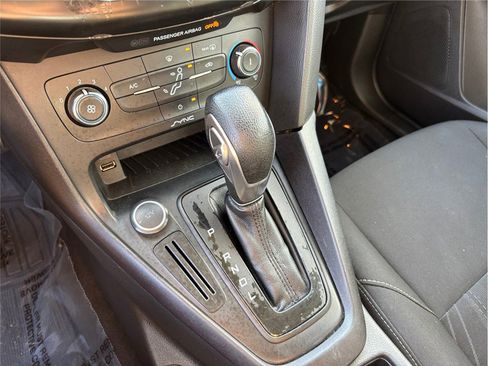 Used 2017 Ford Focus SE image 26