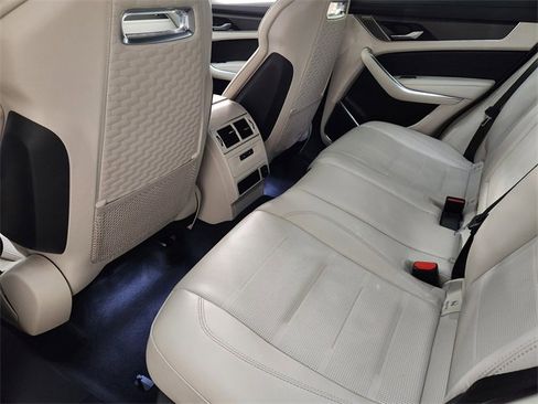 Used 2023 Jaguar F-PACE SVR image 30