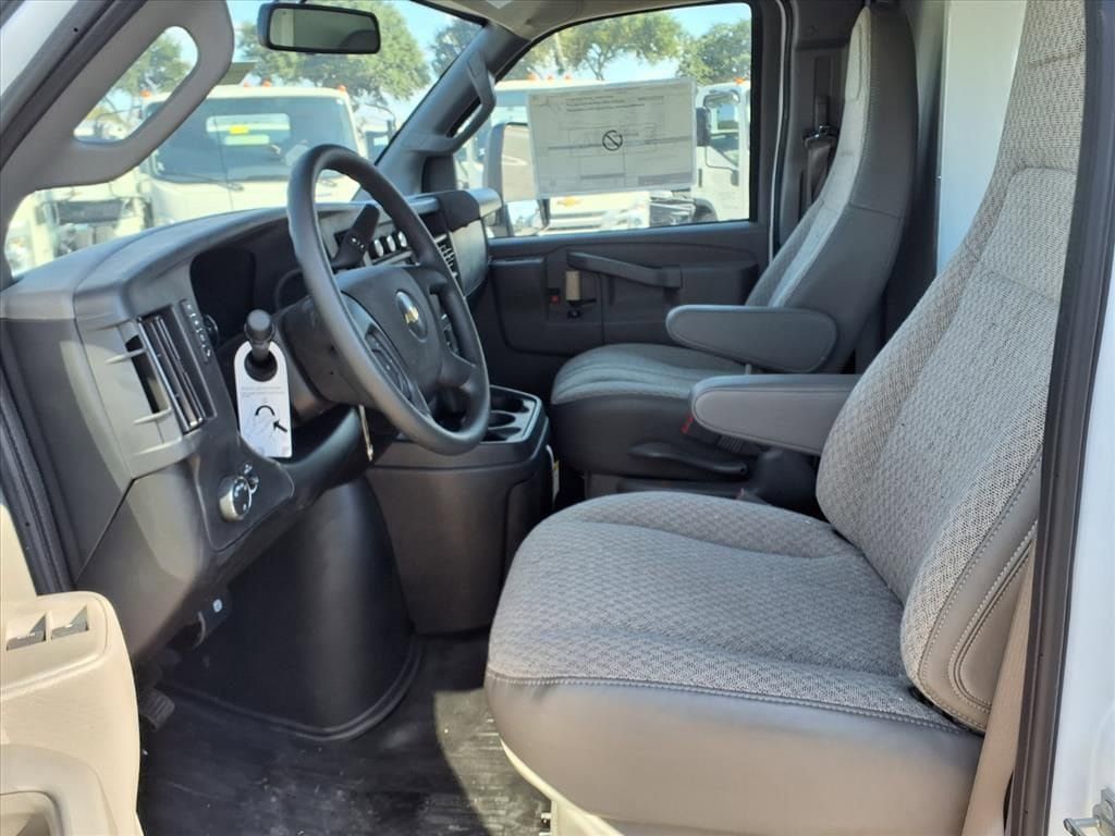New 2025 Chevrolet Express 3500 w/ Power Convenience Package RWD image 7