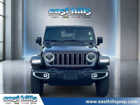 Used 2025 Jeep Wrangler Unlimited Sahara w/ Safety Group AWD/4WD image 2