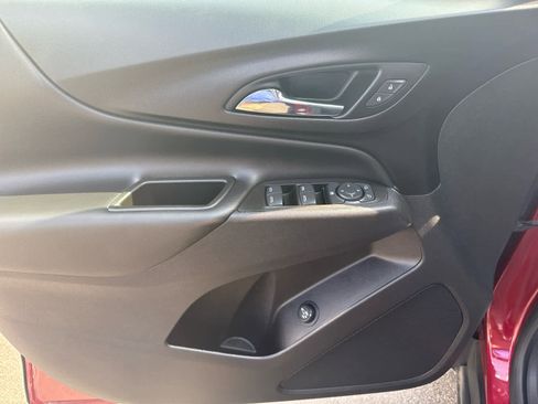 Used 2021 Chevrolet Equinox LT image 10