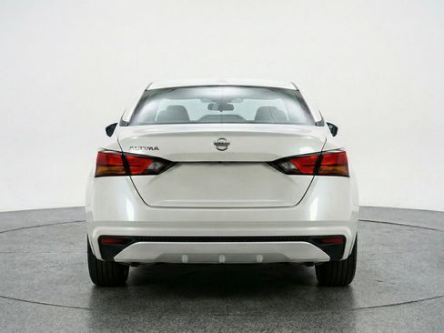 Used 2025 Nissan Altima 2.5 SV FWD image 7