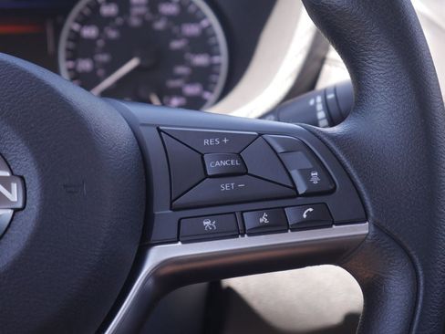Used 2025 Nissan Sentra SV FWD image 10