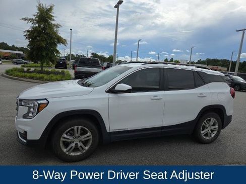 Used 2024 GMC Terrain SLE w/ Driver Convenience Package FWD image 5