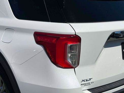 Used 2023 Ford Explorer XLT w/ Equipment Group 202A AWD/4WD image 8